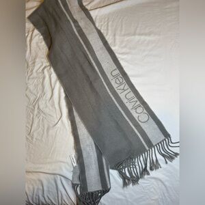 Calvin Klein Two-Tone Gray Scarf